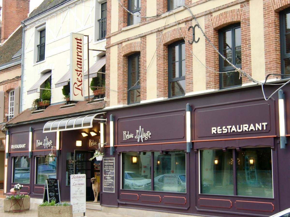 Logis Hotel-Restaurant Le Relais D'Aligre Châteauneuf-en-Thymerais Eksteriør billede