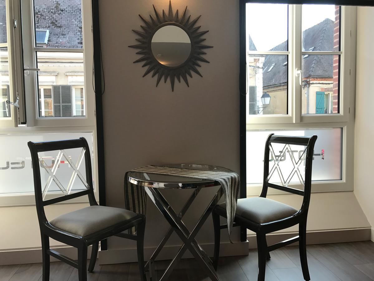 Logis Hotel-Restaurant Le Relais D'Aligre Châteauneuf-en-Thymerais Eksteriør billede